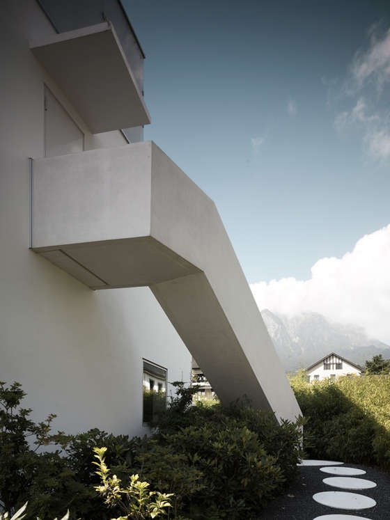 Philippe Stuebi Architekten GmbH-O House / Vierwaldstätter See